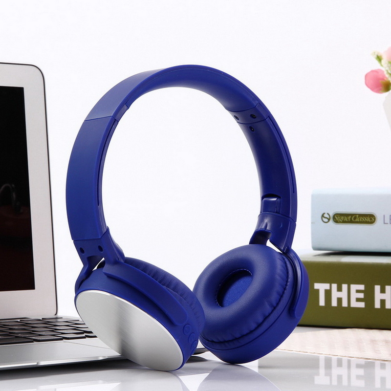 Wireless Over-ear Headphones Come With Built-in Microphone Lightweight For Your Daily Adventures