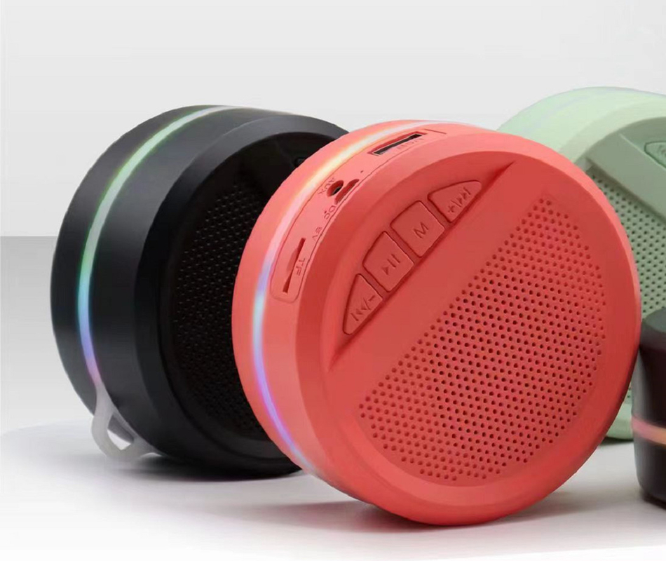 Bluetooth Speaker Supports Bluetooth AUX TF Card FM Radio 40mm Speaker Portable 300mAh Battery USB Chargeable AUX-IN Wired Connection